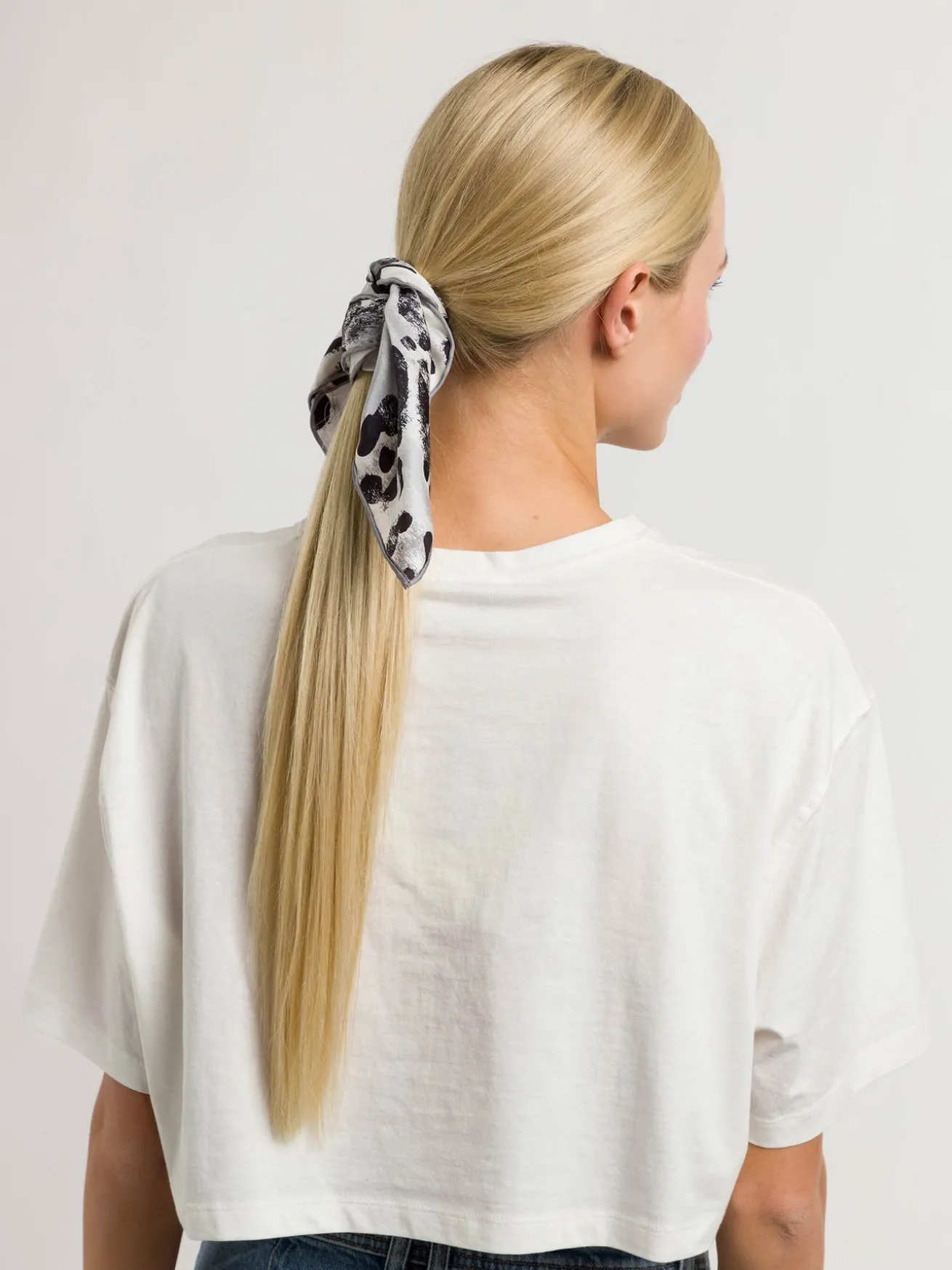 Nickituch aus reiner Seide mit Animal Print