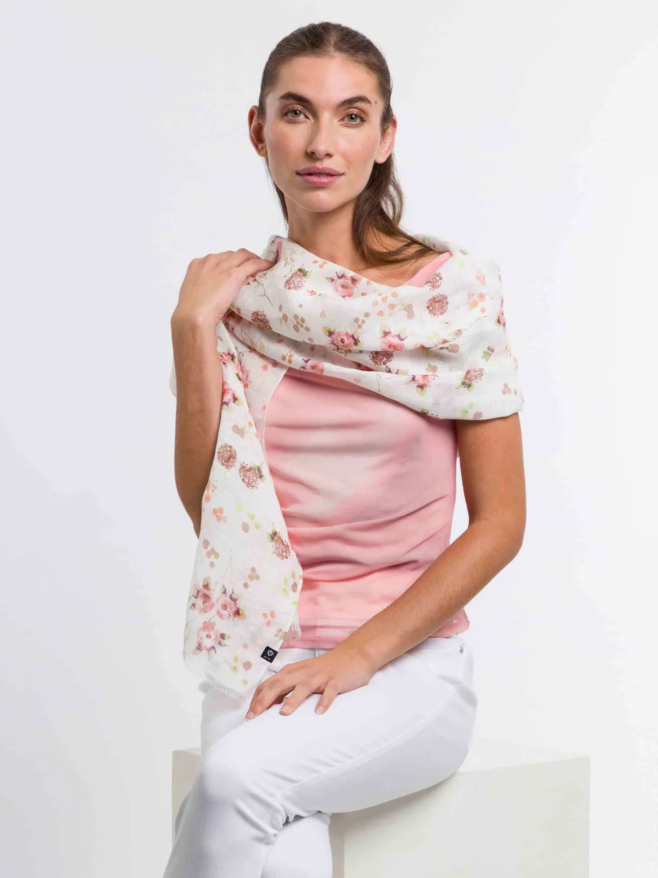 Schal mit romantischem Blümchen-Design in Hanfmischung