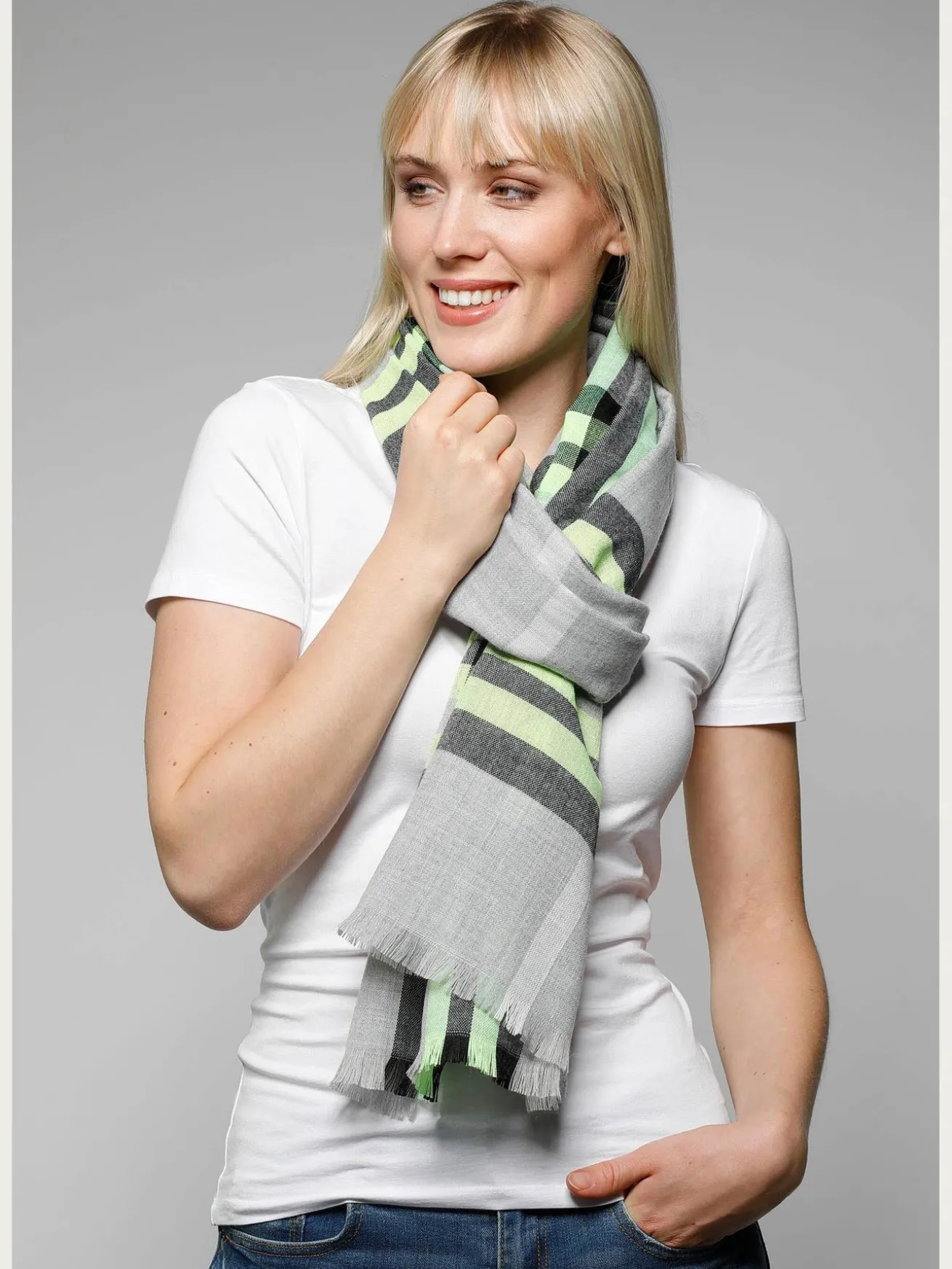 Stola mit FRAAS Plaid - Made in Germany