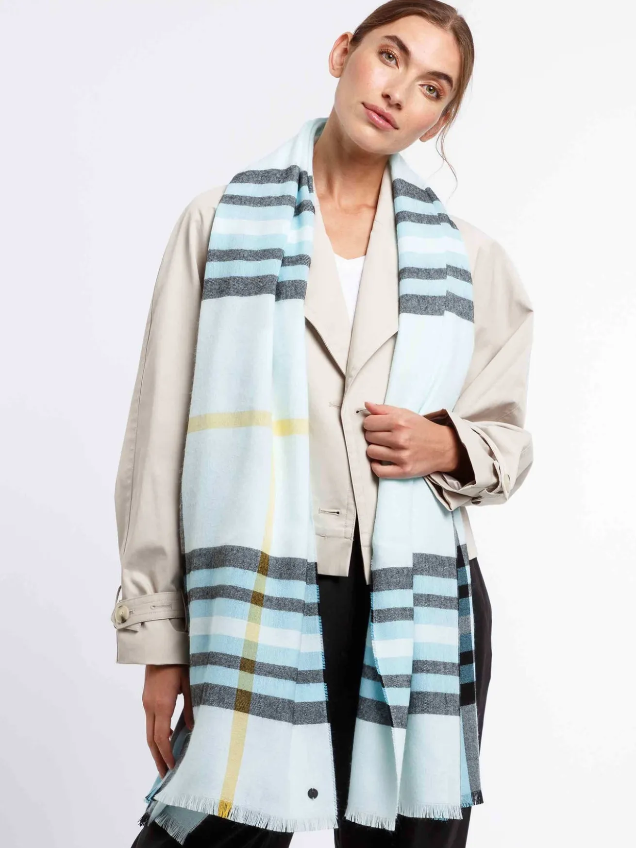 Stola mit FRAAS Plaid - Made in Germany