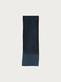 Strickschal mit bugatti-Schriftzug in Wollmischung