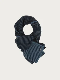 Strickschal mit bugatti-Schriftzug in Wollmischung