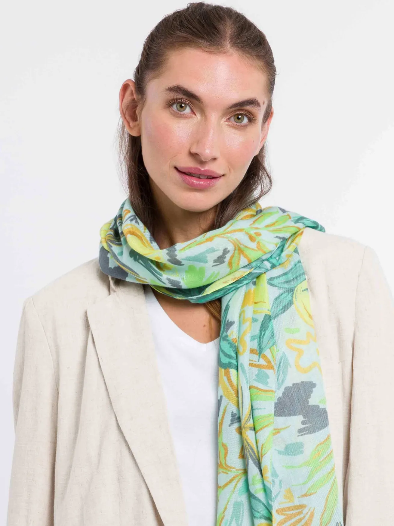 Sustainability Collection - Schal mit tropischem Pflanzen-Design aus Viskose