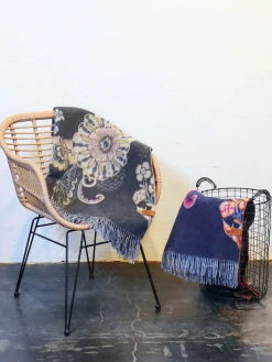 Sustainability Edition - Cashmink-Decke mit Blumenranken-Design - Made in Germany