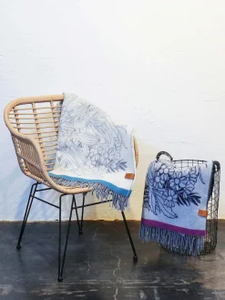 Sustainability Edition - Cashmink-Decke mit Blumen-Design - Made in Germany