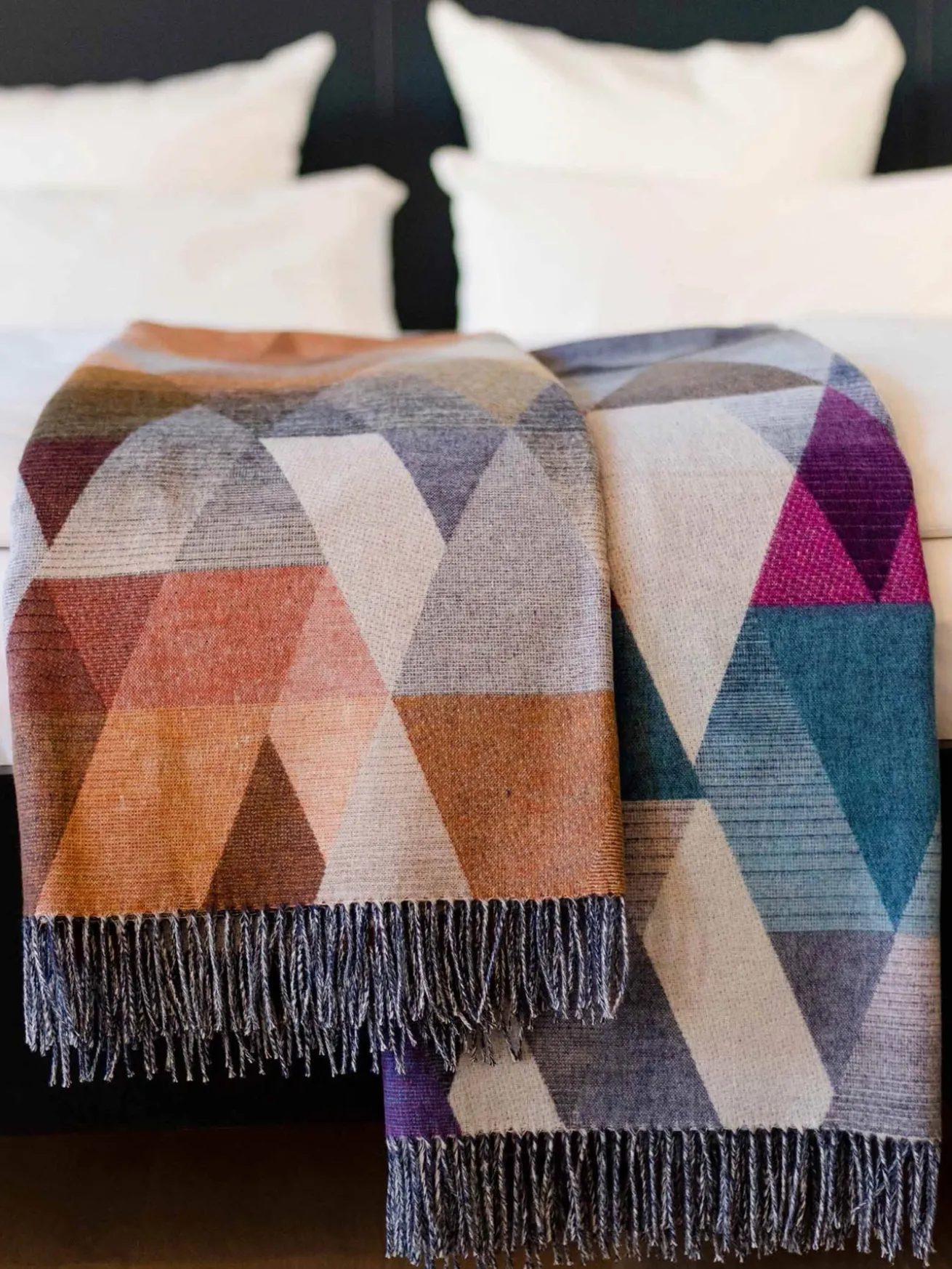 Sustainability Edition - Cashmink-Decke mit Dreieck-Design - Made in Germany
