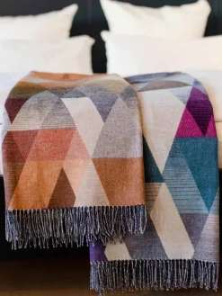 Sustainability Edition - Cashmink-Decke mit Dreieck-Design - Made in Germany