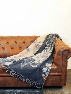 Sustainability Edition - Cashmink-Decke mit Blumenranken-Design - Made in Germany