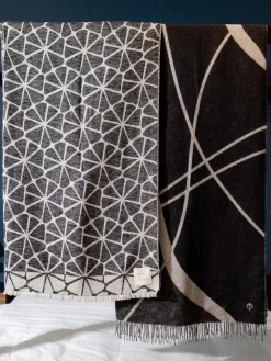 Sustainability Edition - Decke mit grafischem Design - Made in Germany