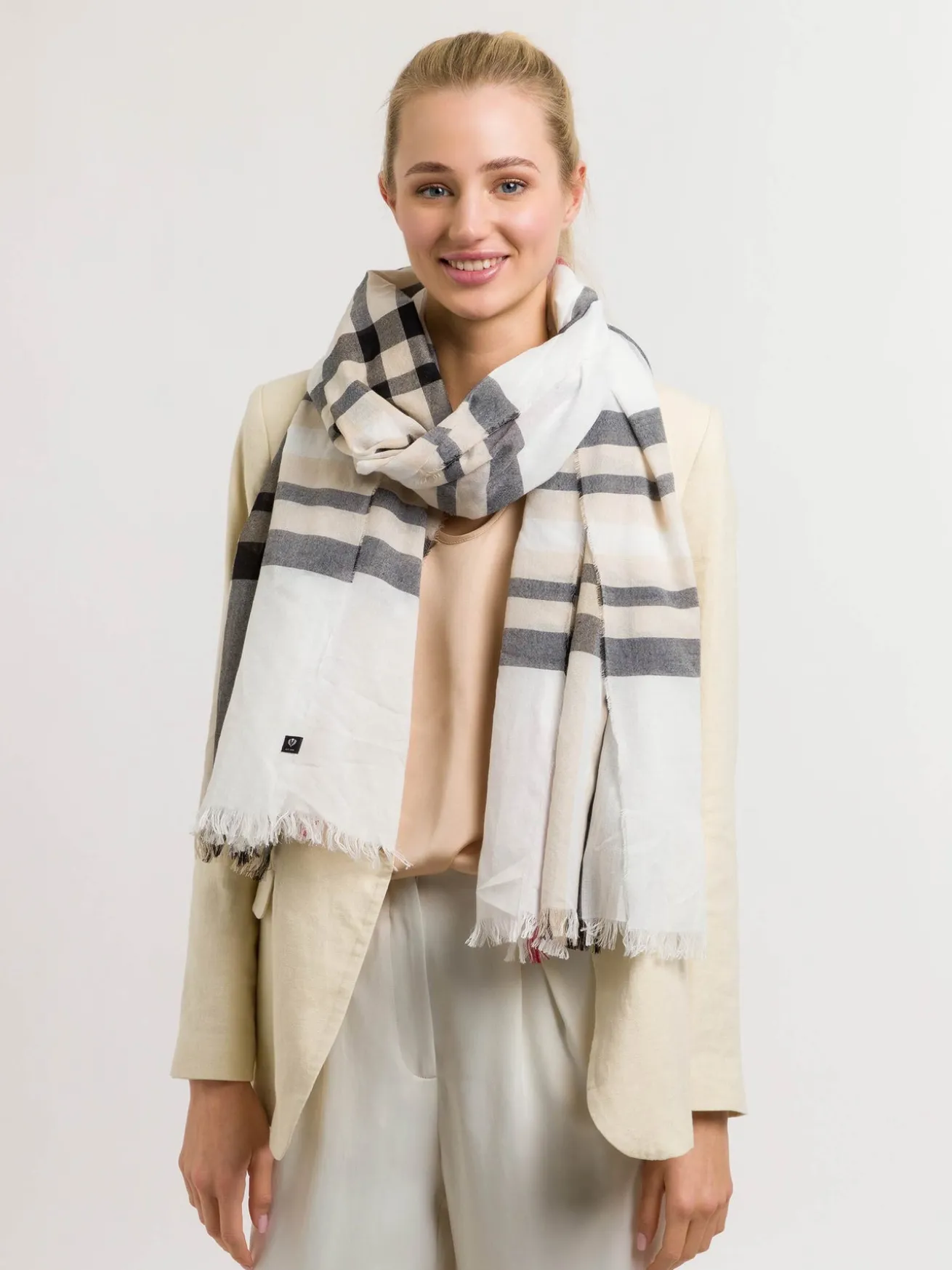 Sustainability Edition - Leichte Stola mit FRAAS Plaid Karo