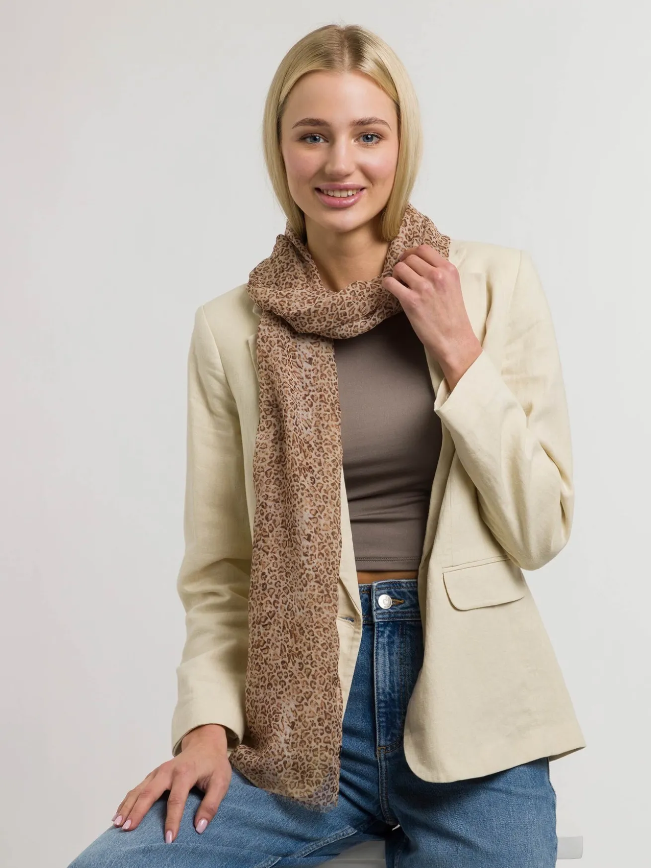 Sustainability Edition - Schal mit zartem Leo-Design