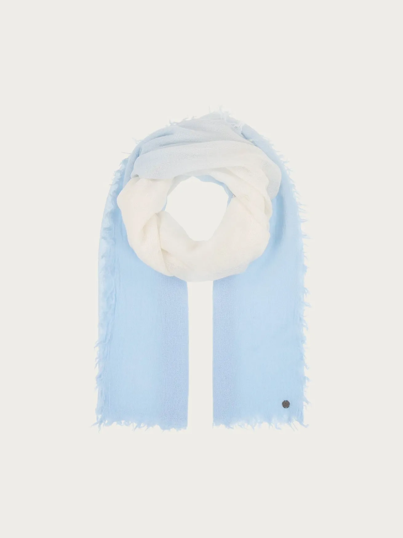 Wollschal im Ombré-Design