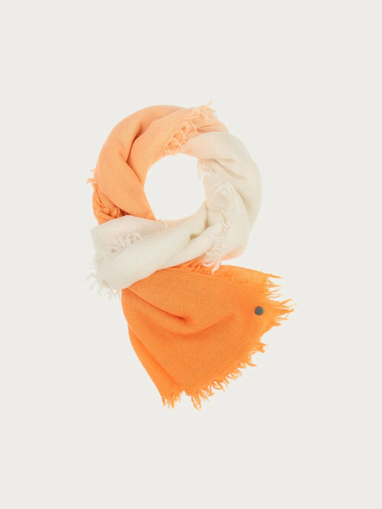 Wollschal im Ombré-Design