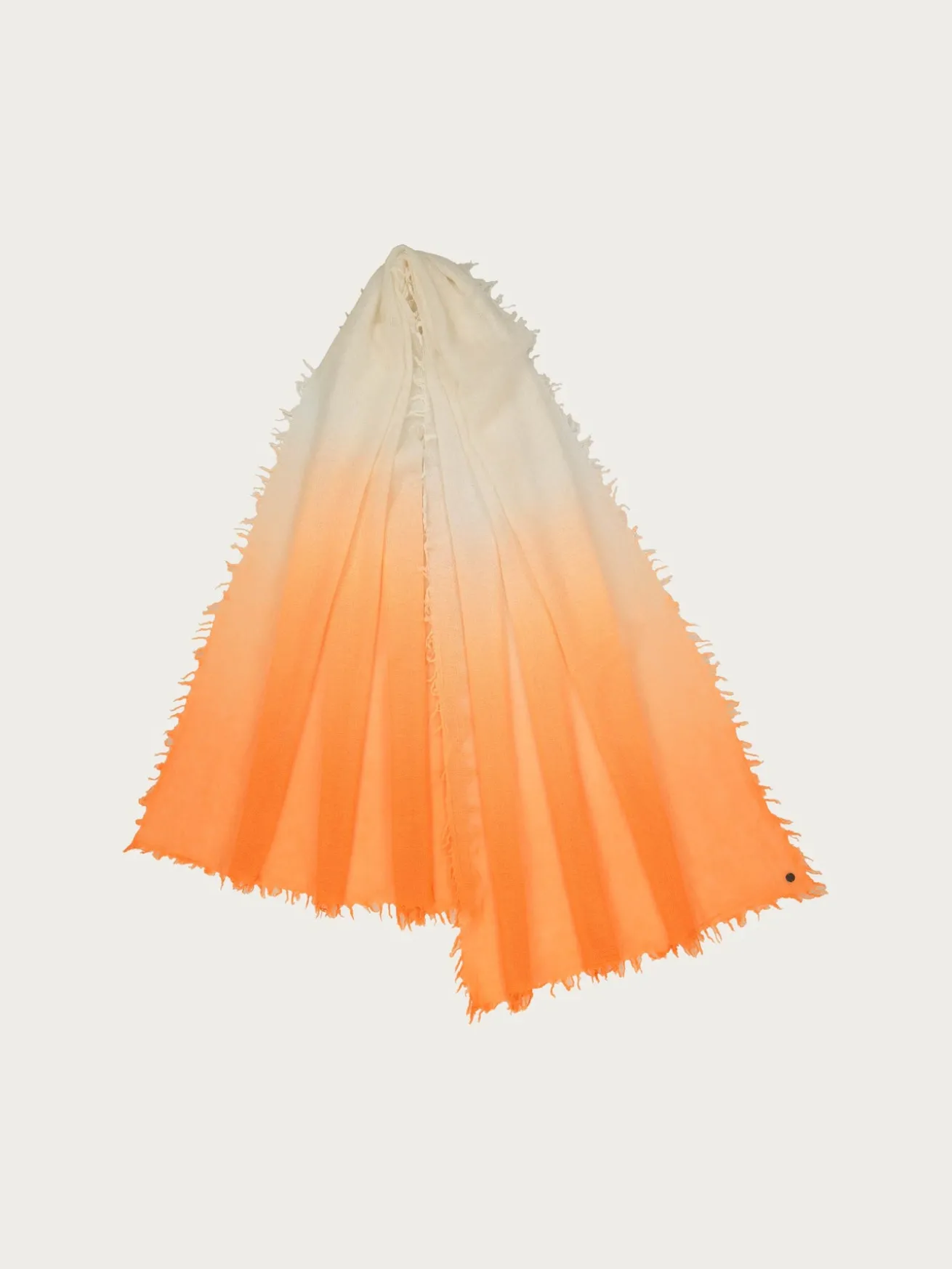 Wollschal im Ombré-Design
