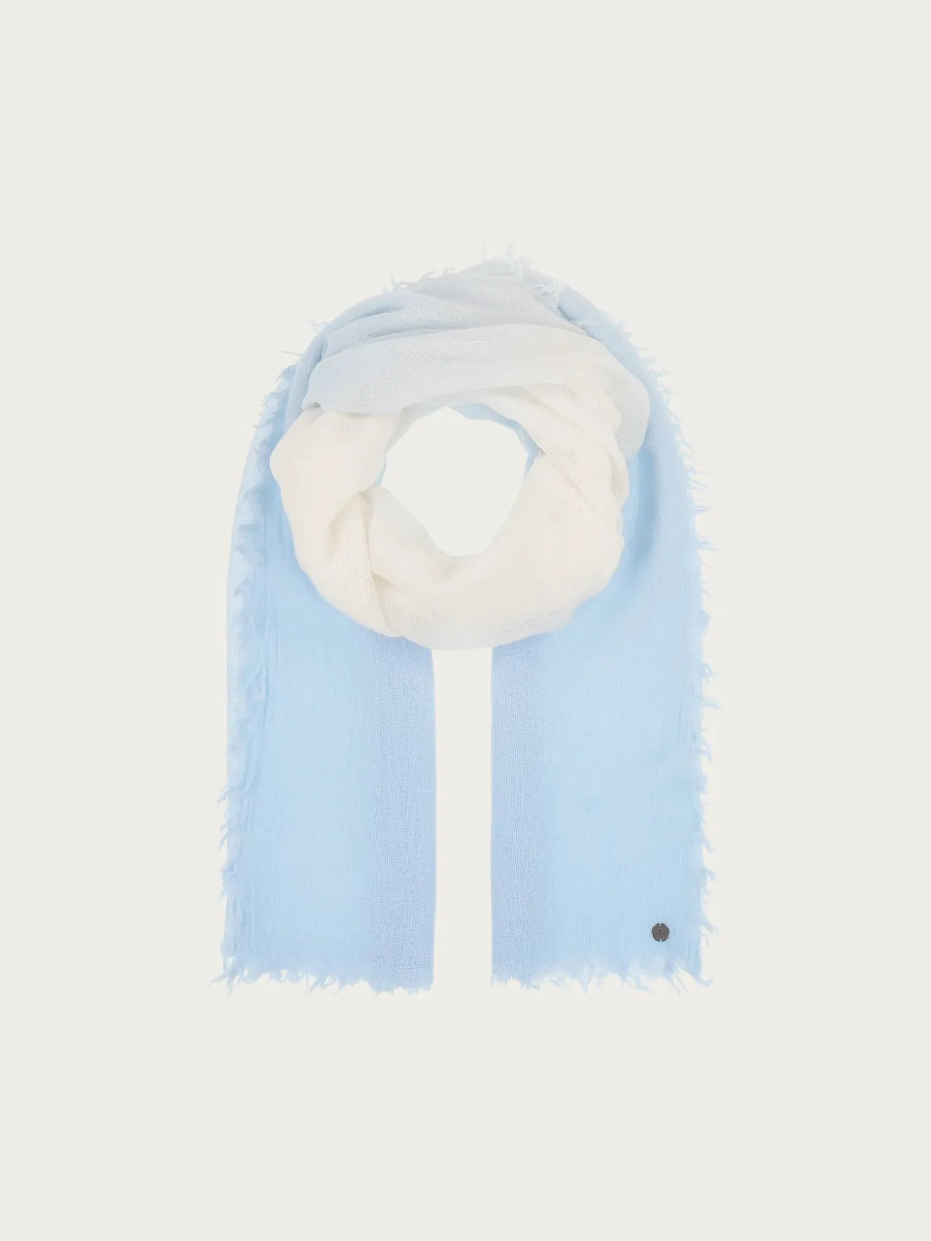 Wollschal im Ombré-Design