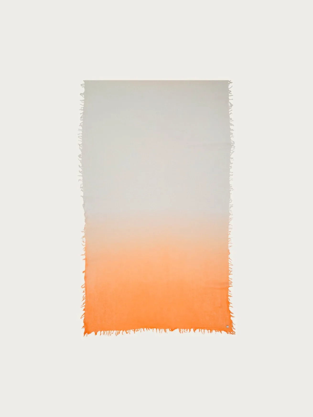 Wollschal im Ombré-Design