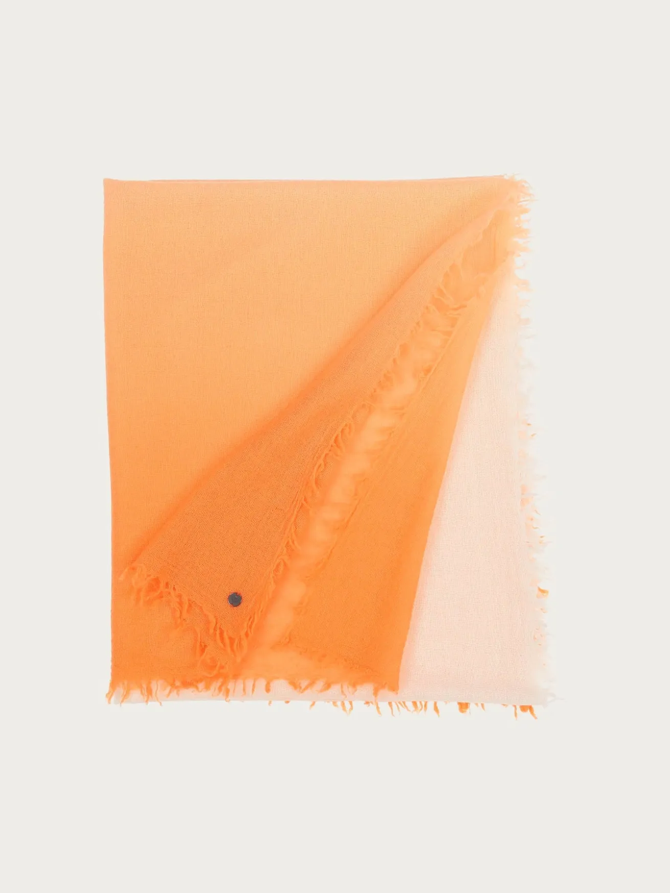 Wollschal im Ombré-Design